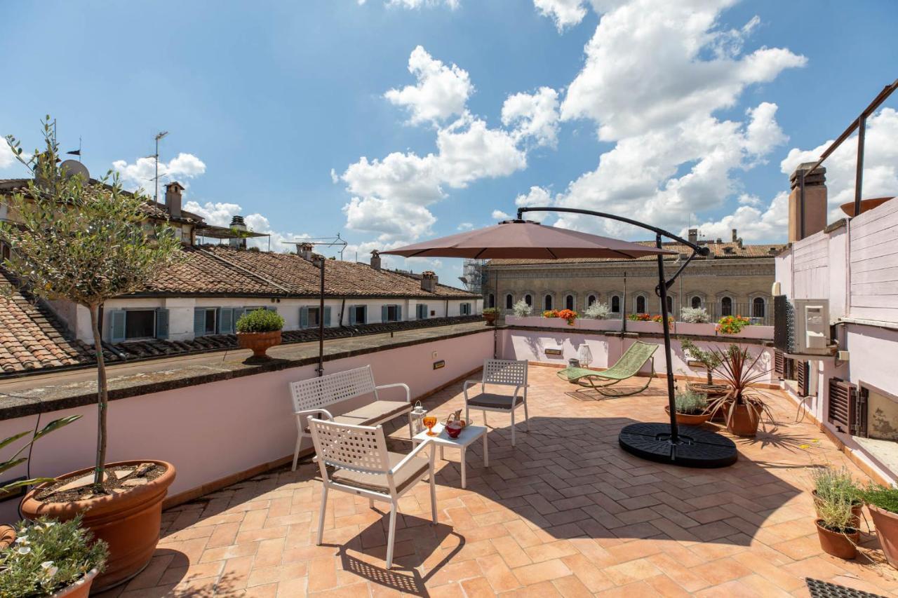 Iflat Penthouse In Campo De' Fiori Apartman Róma Kültér fotó
